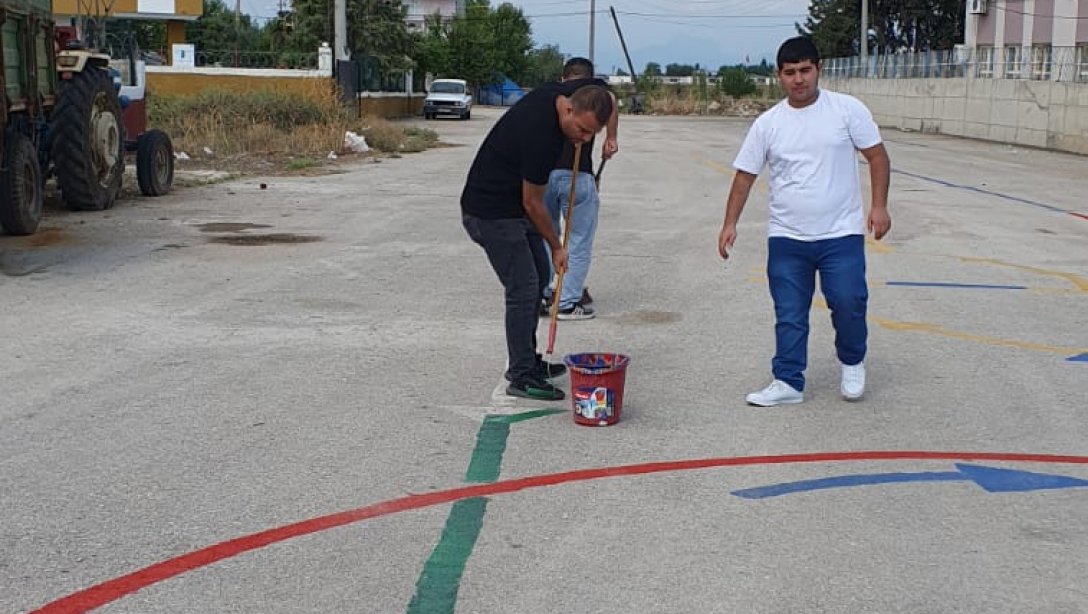 İlçe Milli Eğitim Müdürlüğü Olarak A2 Direksiyon Uygulama Alanının Çizim ve Boyalarını Yaptık