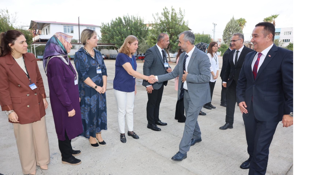 İl Milli Eğitim Müdürümüz Sayın Yusuf TÜFEKÇİ'nin Cumhuriyet İlkokuluna Ziyareti